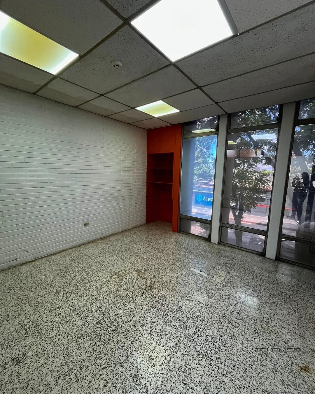 Oficina en Renta Zona 9 Edificio Tivoli — Oficina en Alquiler en Tívoli Plaza, Zona 9, Guatemala, Ciudad — foto 5 de 8