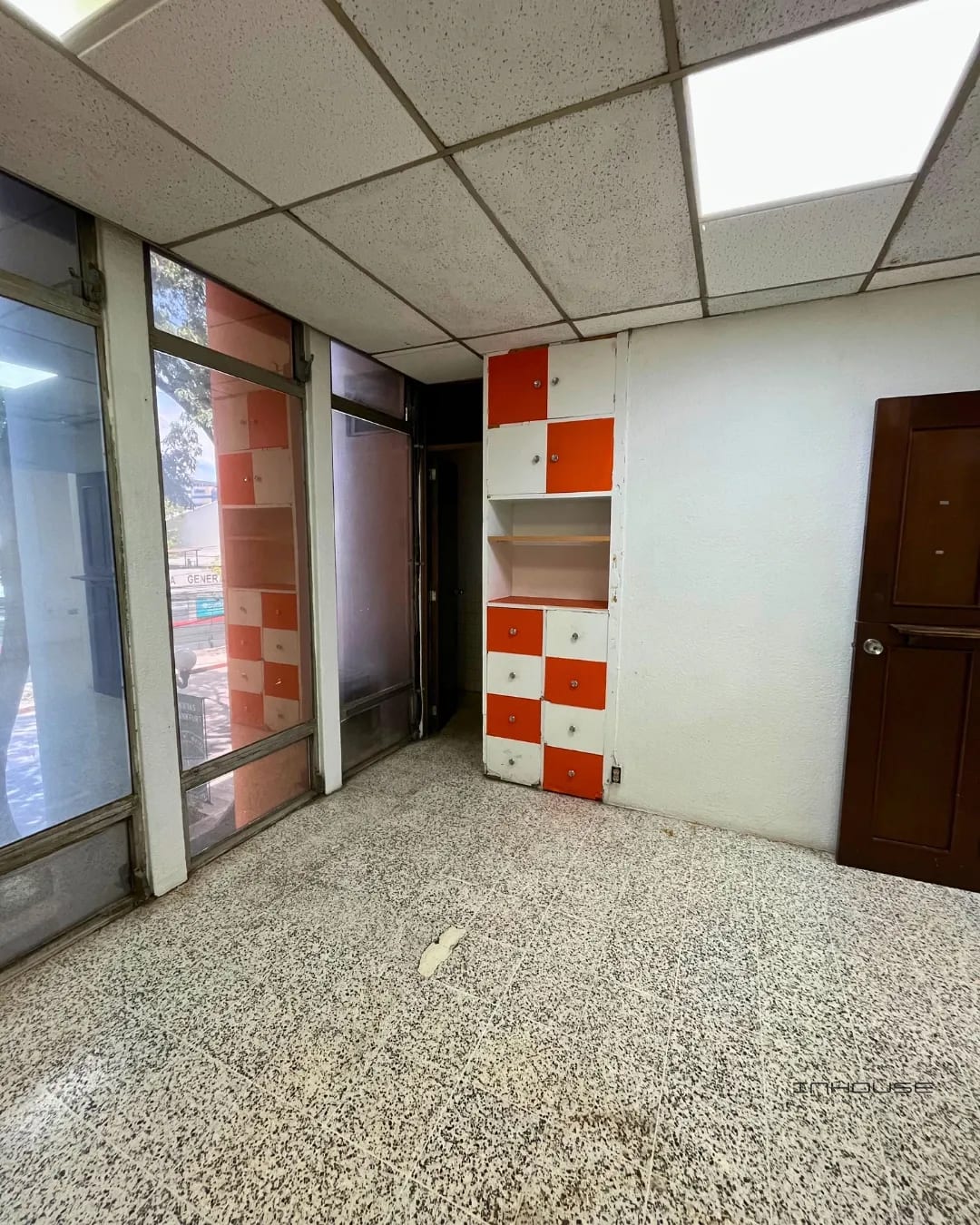 Oficina en Renta Zona 9 Edificio Tivoli — Oficina en Alquiler en Tívoli Plaza, Zona 9, Guatemala, Ciudad — foto 7 de 8