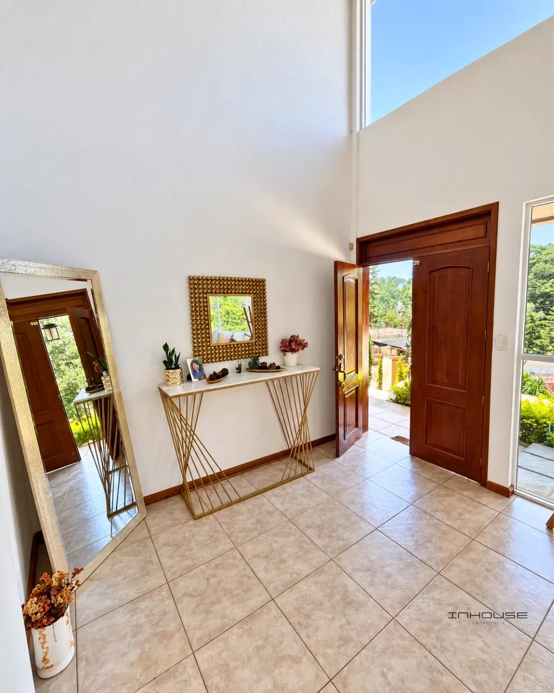 Casa en Venta CAES KM 16.5 con Amplio Jardín — Casa en Venta en Terravista, Carretera a El Salvador, Guatemala, Ciudad — foto 4 de 12