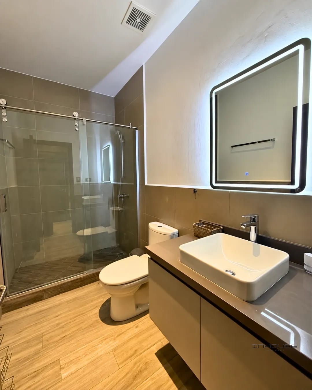 Apartamento en Renta Zona 16 Lirios de Cayalá Nivel Alto - Image 4