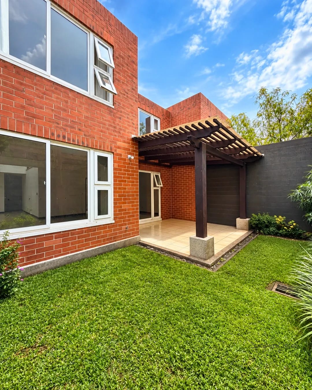 Casa en Renta en Zona 16 Ensenada de San Isidro — Casa en Alquiler en Ensenada de San Isidro, Zona 16, Guatemala, Ciudad — foto 1 de 10