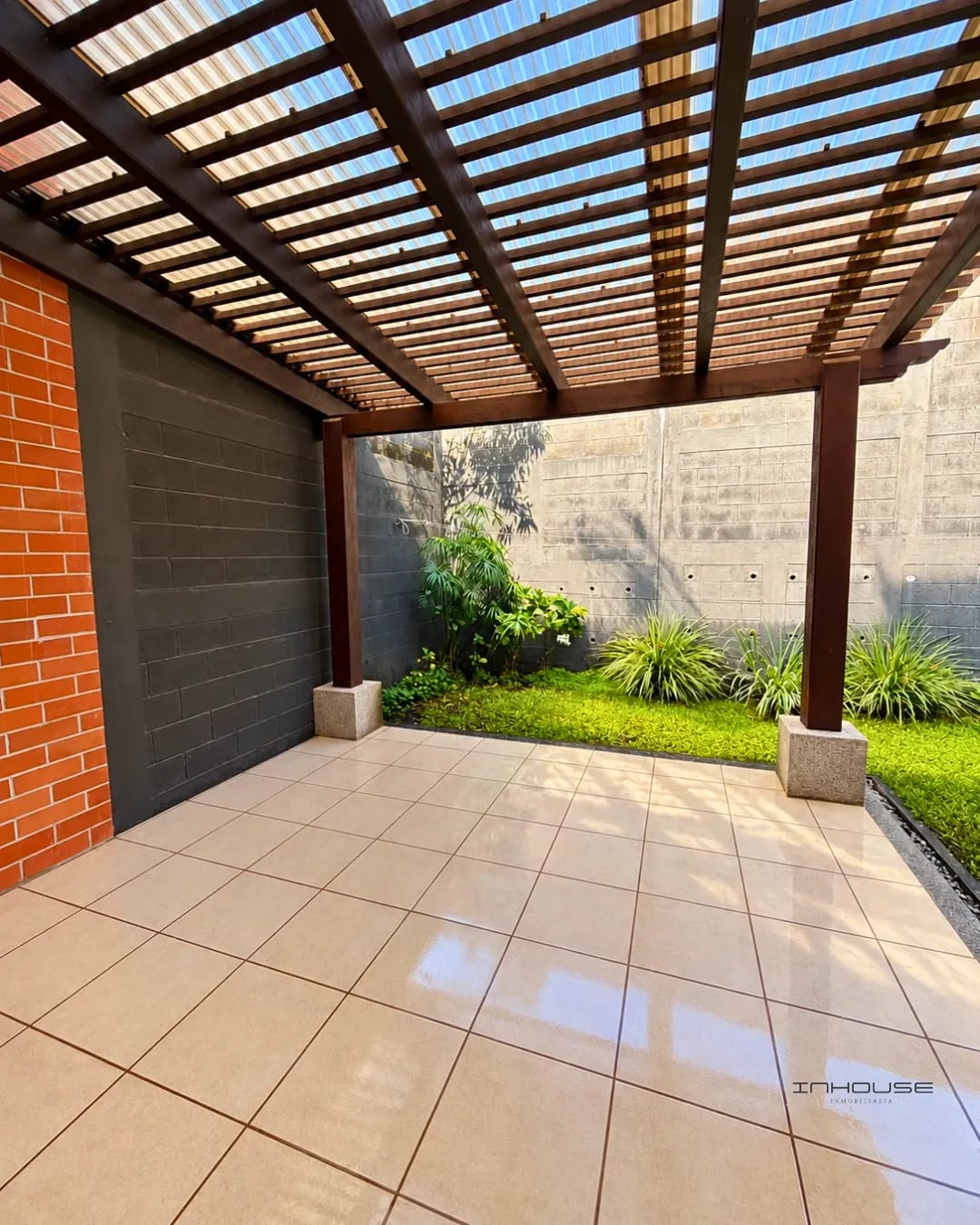 Casa en Venta en Zona 16 Ensenada — Casa en Venta en Ensenada de San Isidro, Zona 16, Guatemala, Ciudad — foto 2 de 10