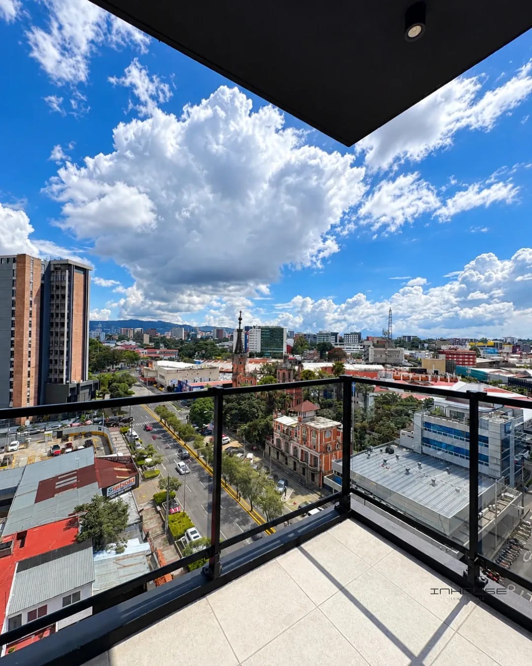 Apartamento en Renta Zona 4 Nivel Alto para Estrenar — Apartamento en Alquiler en Modra, Zona 4, Guatemala, Ciudad — foto 9 de 10