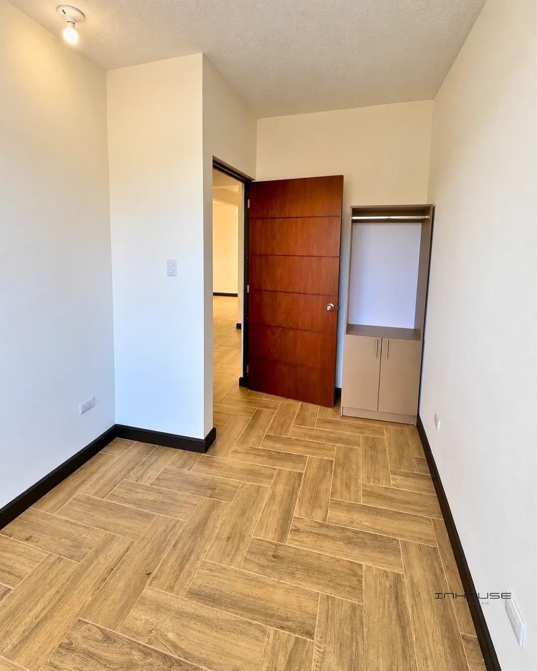 Casa en Venta en Zona 16 para Estrenar — Casa en Venta en Hacienda Real, Zona 16, Guatemala, Ciudad — foto 6 de 10