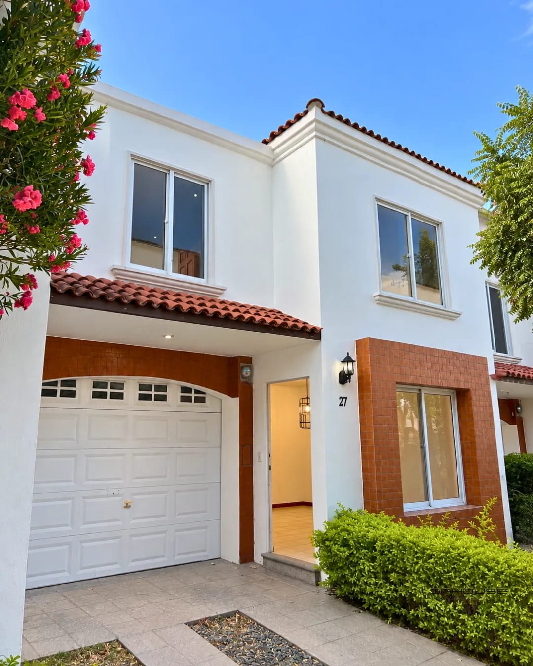 Casa en Venta en Villa Nueva, Hacienda de las Flores — Casa en Venta en Villa Nueva, Guatemala, Ciudad — foto 1 de 10