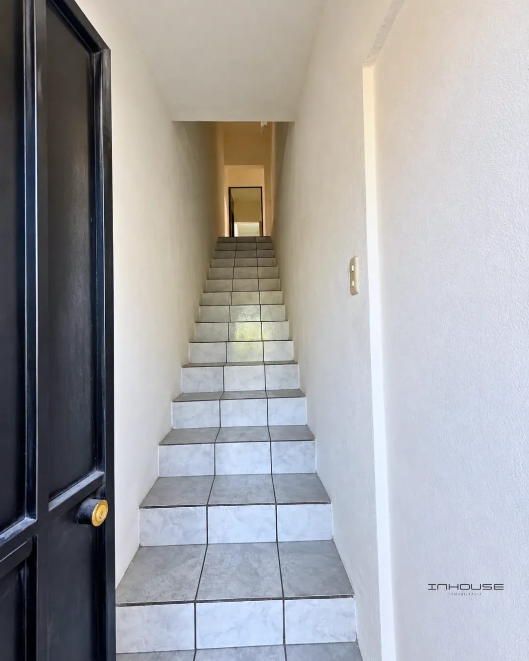 Casa en Venta en Zona 6 para Uso Comercial Frente a la Parada — Casa en Venta en Zona 6, Guatemala, Ciudad — foto 8 de 11