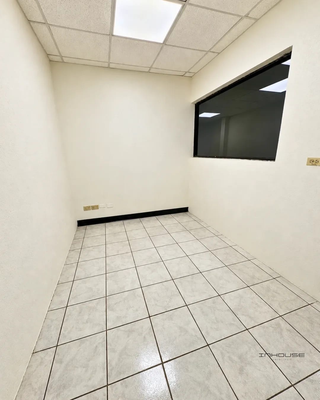 Casa en Venta en Zona 6 para Uso Comercial Frente a la Parada — Casa en Venta en Zona 6, Guatemala, Ciudad — foto 9 de 11