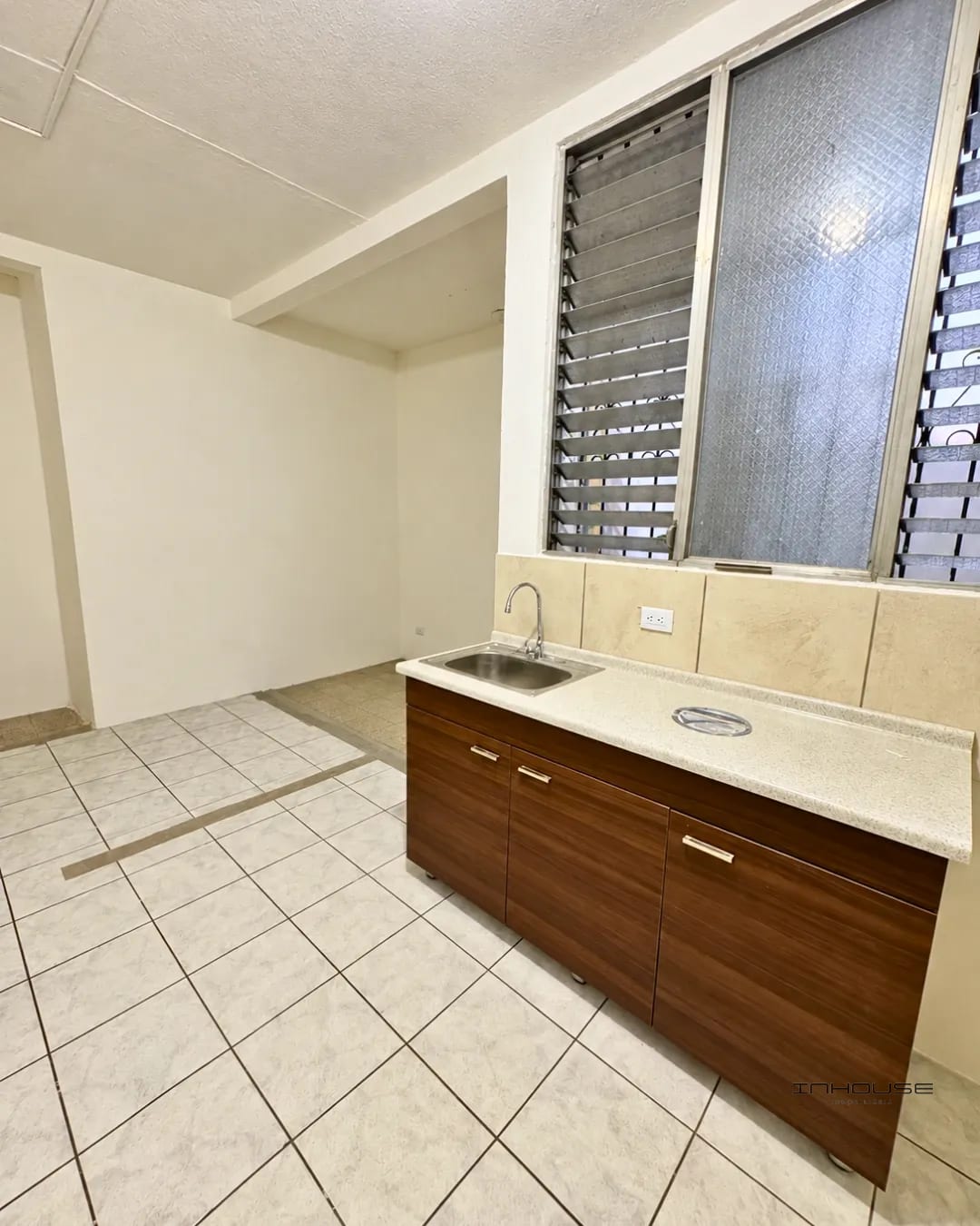 Casa en Venta en Zona 6 para Uso Comercial Frente a la Parada — Casa en Venta en Zona 6, Guatemala, Ciudad — foto 10 de 11