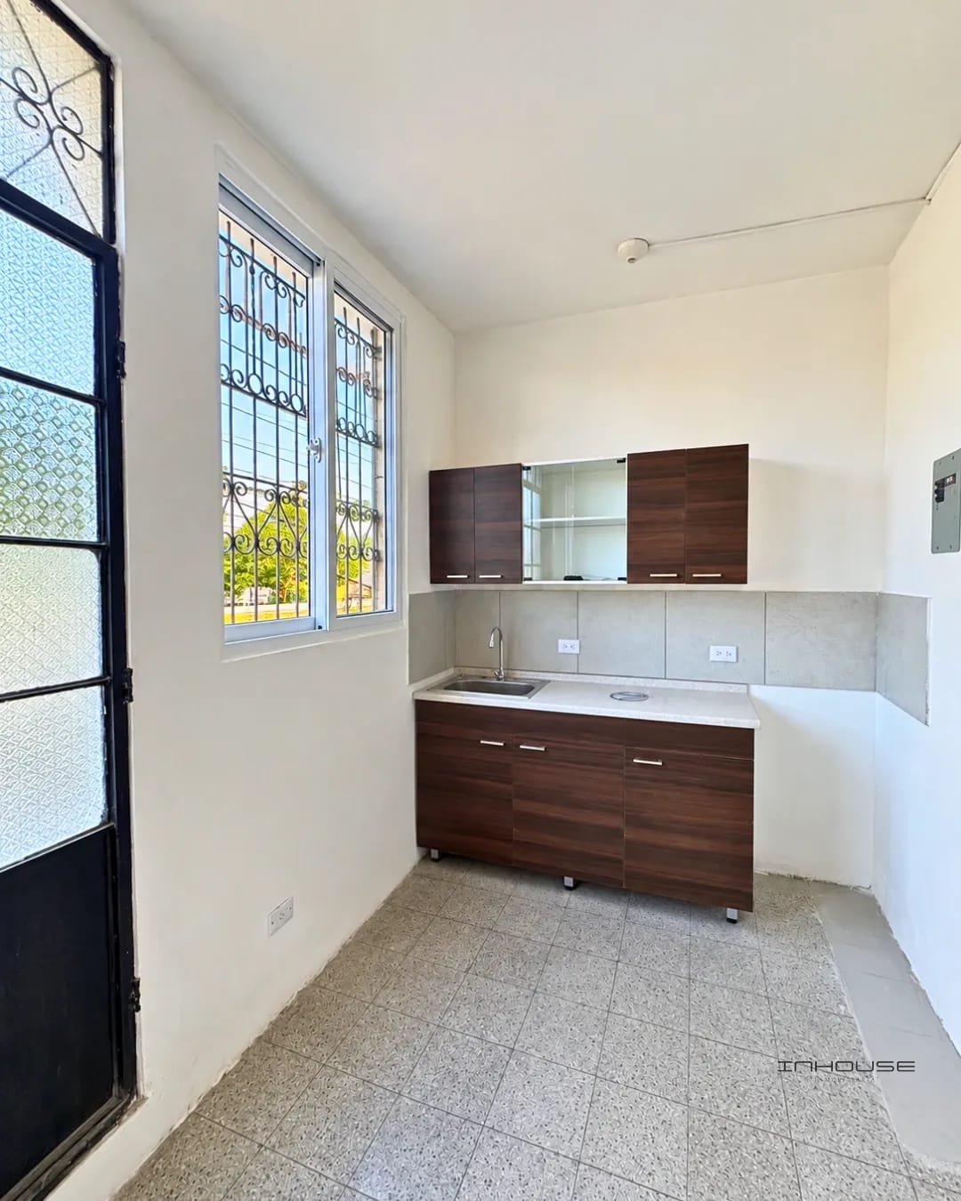 Casa en Renta en Zona 6 de 2 Niveles, Fuera de Garita — Casa en Alquiler en Zona 6, Guatemala, Ciudad — foto 11 de 11