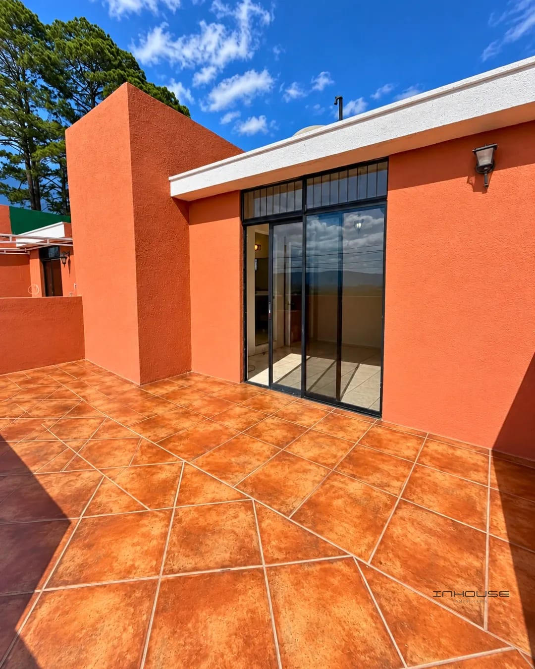 Casa en Venta Zona 16 Dentro de Garita Kanajuyú — Casa en Venta en Kanajuyú, Zona 16, Guatemala, Ciudad — foto 2 de 10