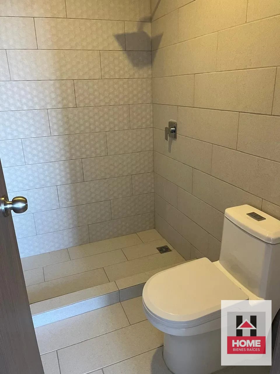 CERCANO A OAKLAND MALL, APARTAMENTO EN VENTA PARA ESTRENAR ZONA 10 — Apartamento en Venta en Biko, Zona 10, Guatemala, Ciudad — foto 7 de 12