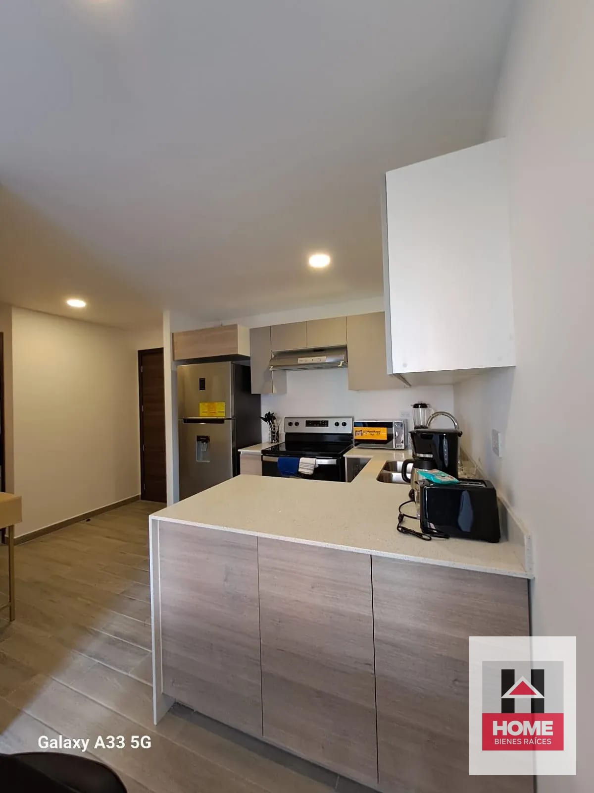 Bonito Apartamento en Renta con Todos los Servicios 1 HABITACI0N — Apartamento en Alquiler en Parque 10, Zona 10, Guatemala, Ciudad — foto 7 de 12