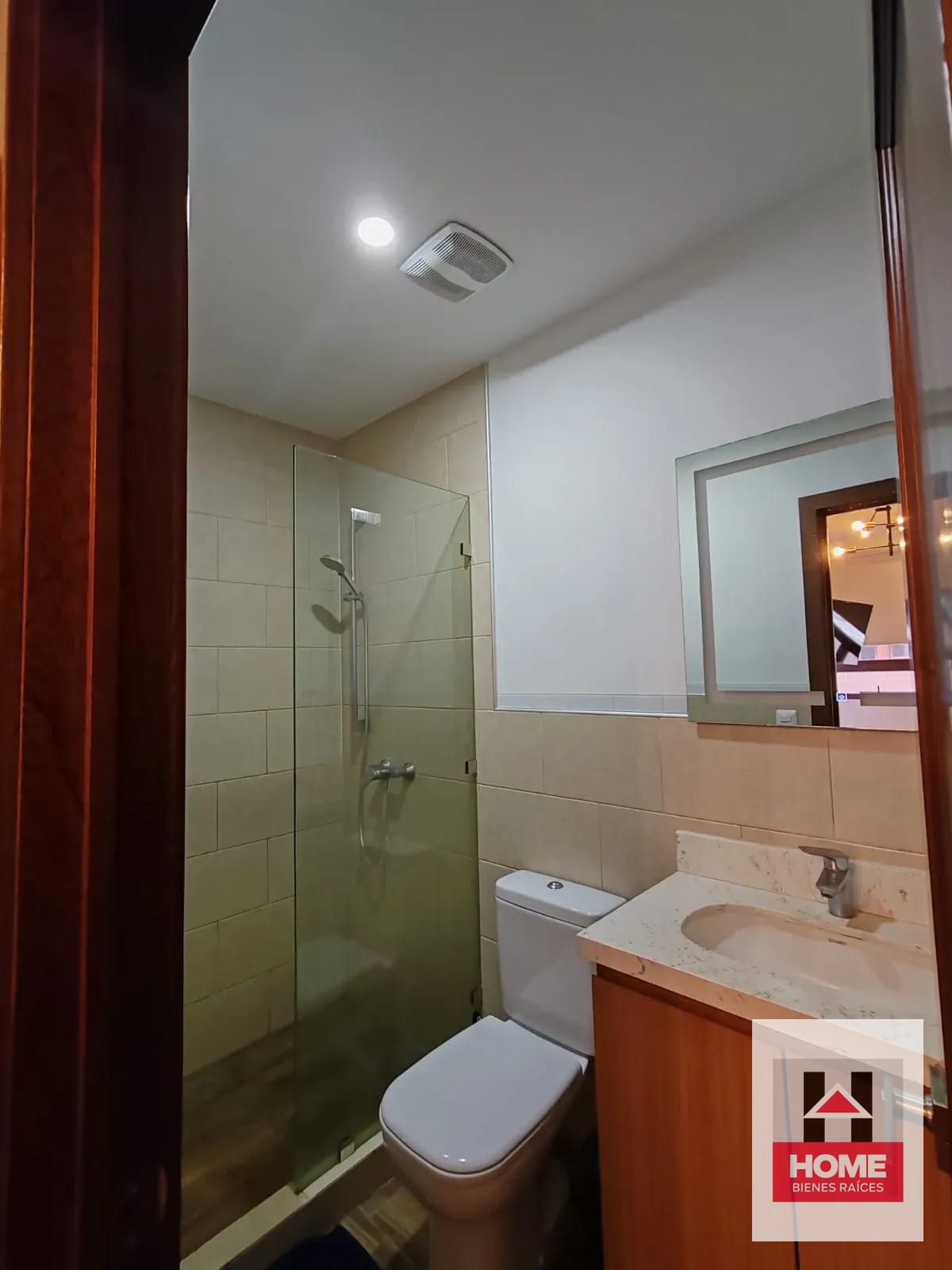 Practico Apartamento Cerca de Todo Z.10 — Apartamento en Alquiler en Salvattore, Zona 10, Guatemala, Ciudad — foto 4 de 12