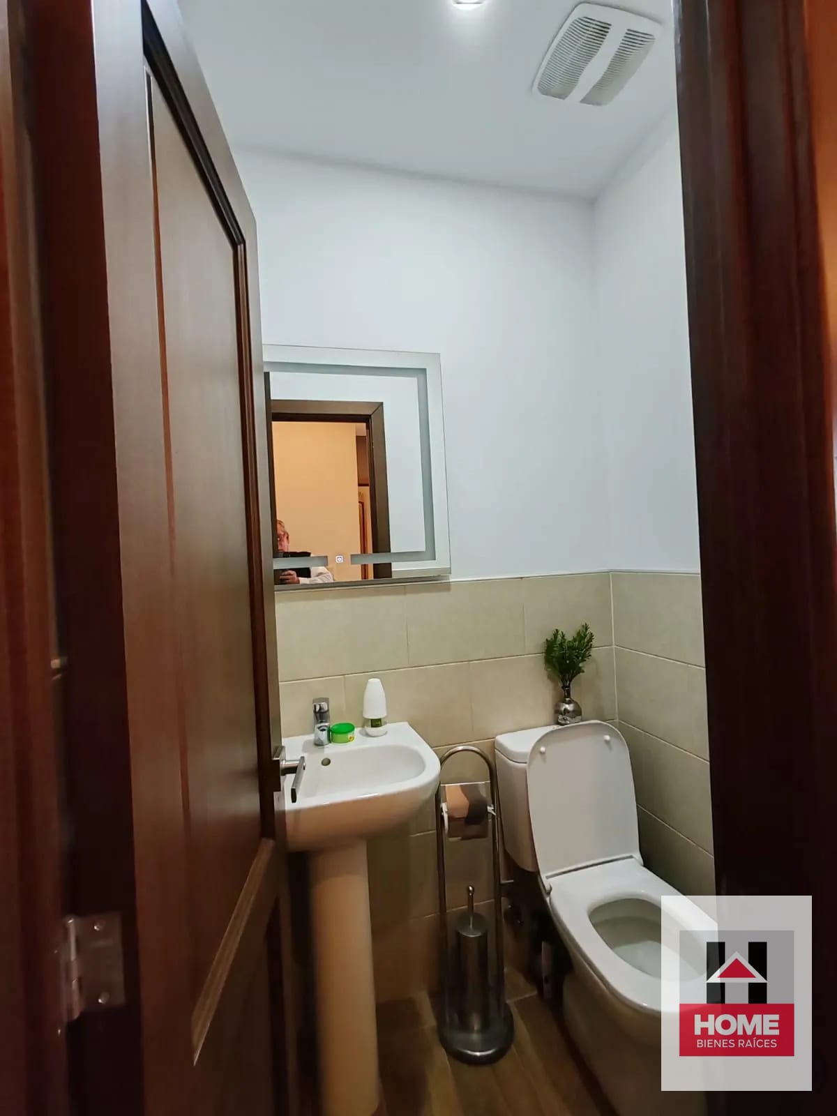 Practico Apartamento Cerca de Todo Z.10 — Apartamento en Alquiler en Salvattore, Zona 10, Guatemala, Ciudad — foto 5 de 12