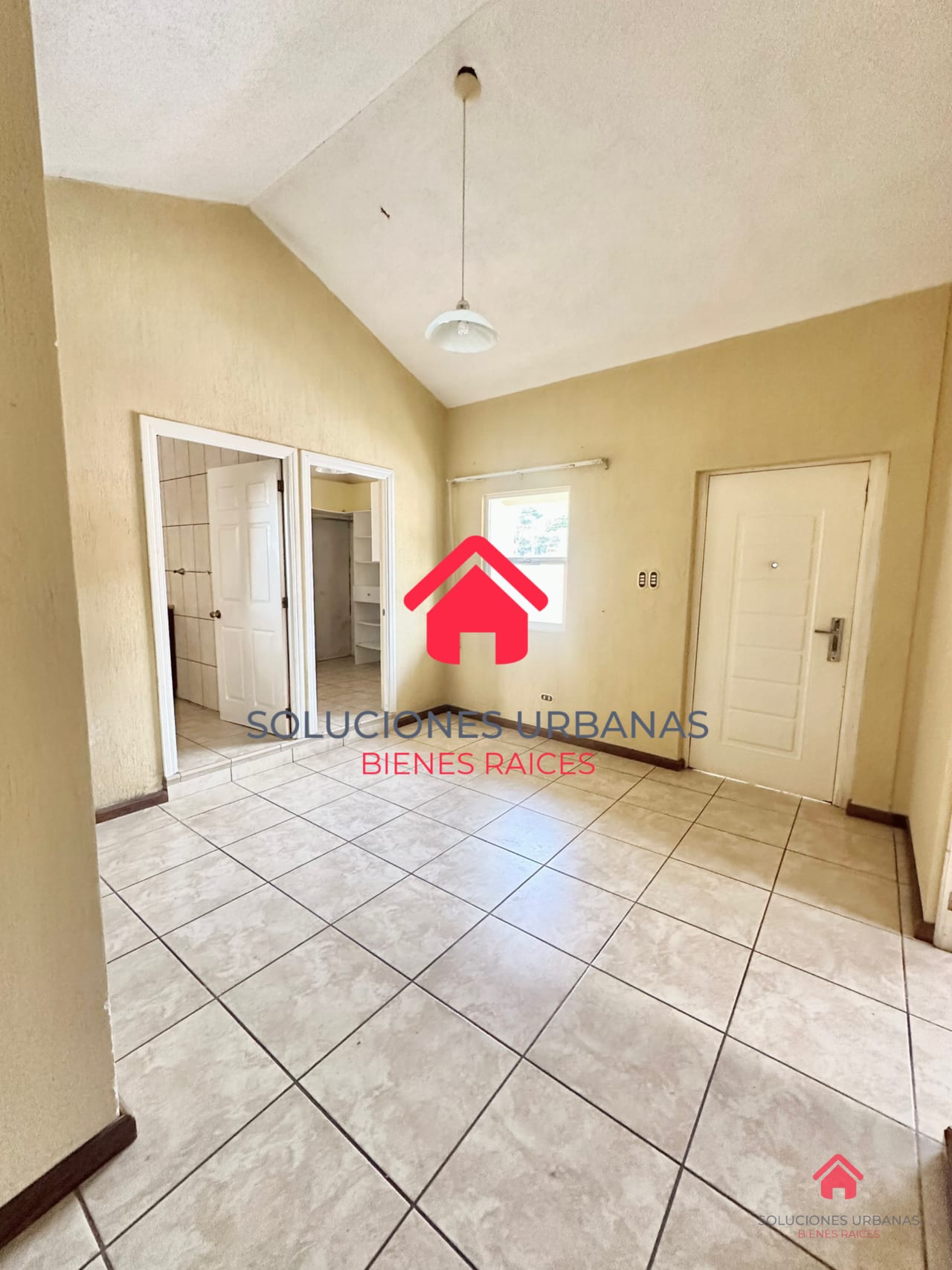 CASA ARRAZOLA CON LINDO JARDÍN / OPCIÓN DE COMPRA CON TERRENO ADICIONAL — Casa en Venta en Carretera a El Salvador, Guatemala, Ciudad — foto 7 de 8