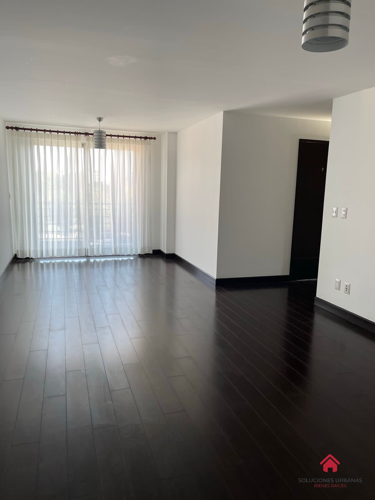 Lindo Apartamento Zona 14 Catania — Apartamento en Alquiler en Catania, Zona 14, Guatemala, Ciudad — foto 2 de 12
