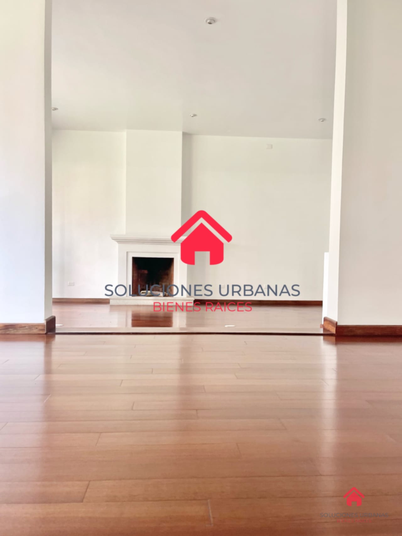 Linda Casa Lindos Acabados en Madera — Casa en Venta en Los Diamantes, Carretera a El Salvador, Guatemala, Ciudad — foto 1 de 9