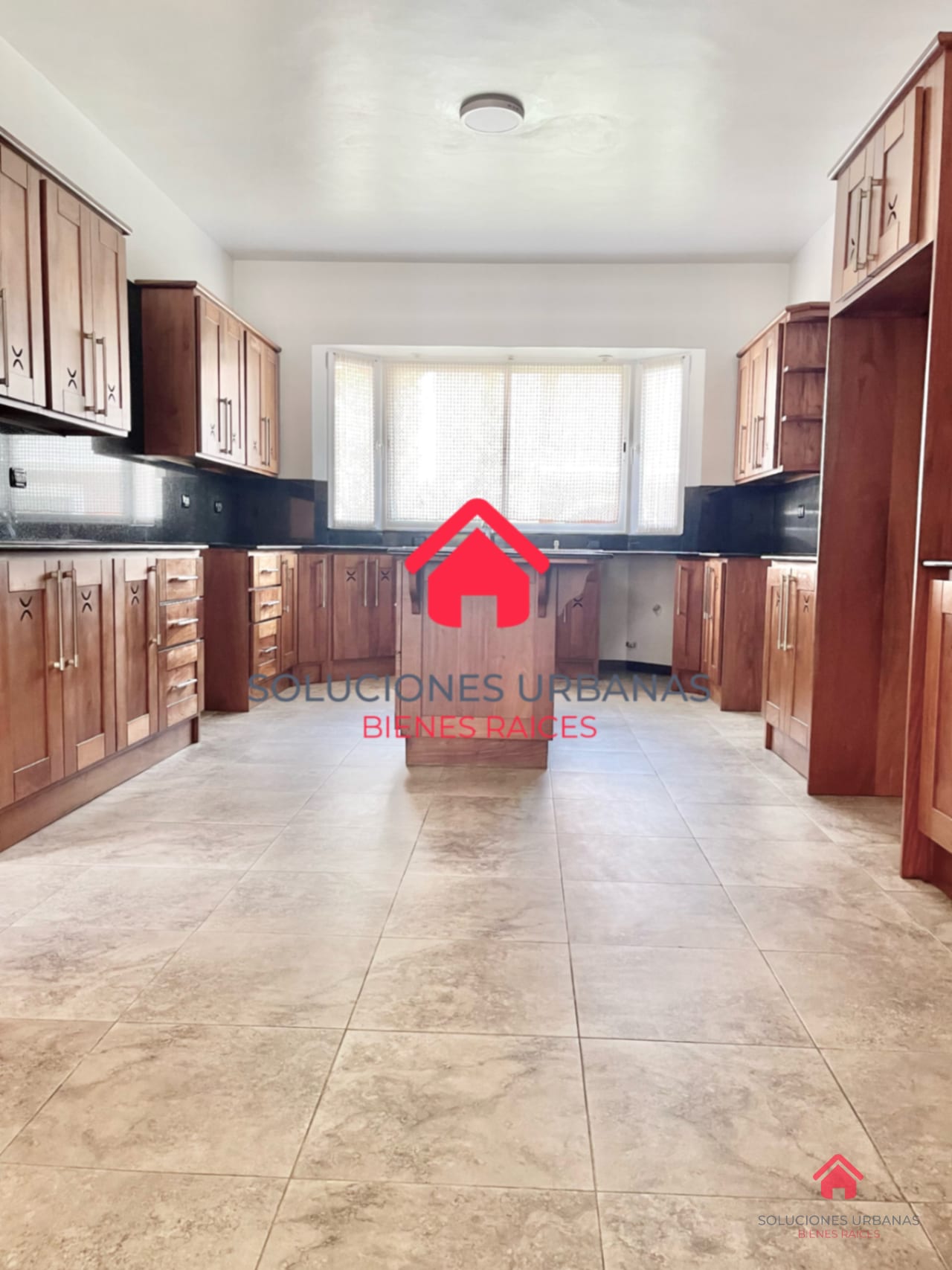 Linda Casa Lindos Acabados en Madera — Casa en Venta en Los Diamantes, Carretera a El Salvador, Guatemala, Ciudad — foto 4 de 9