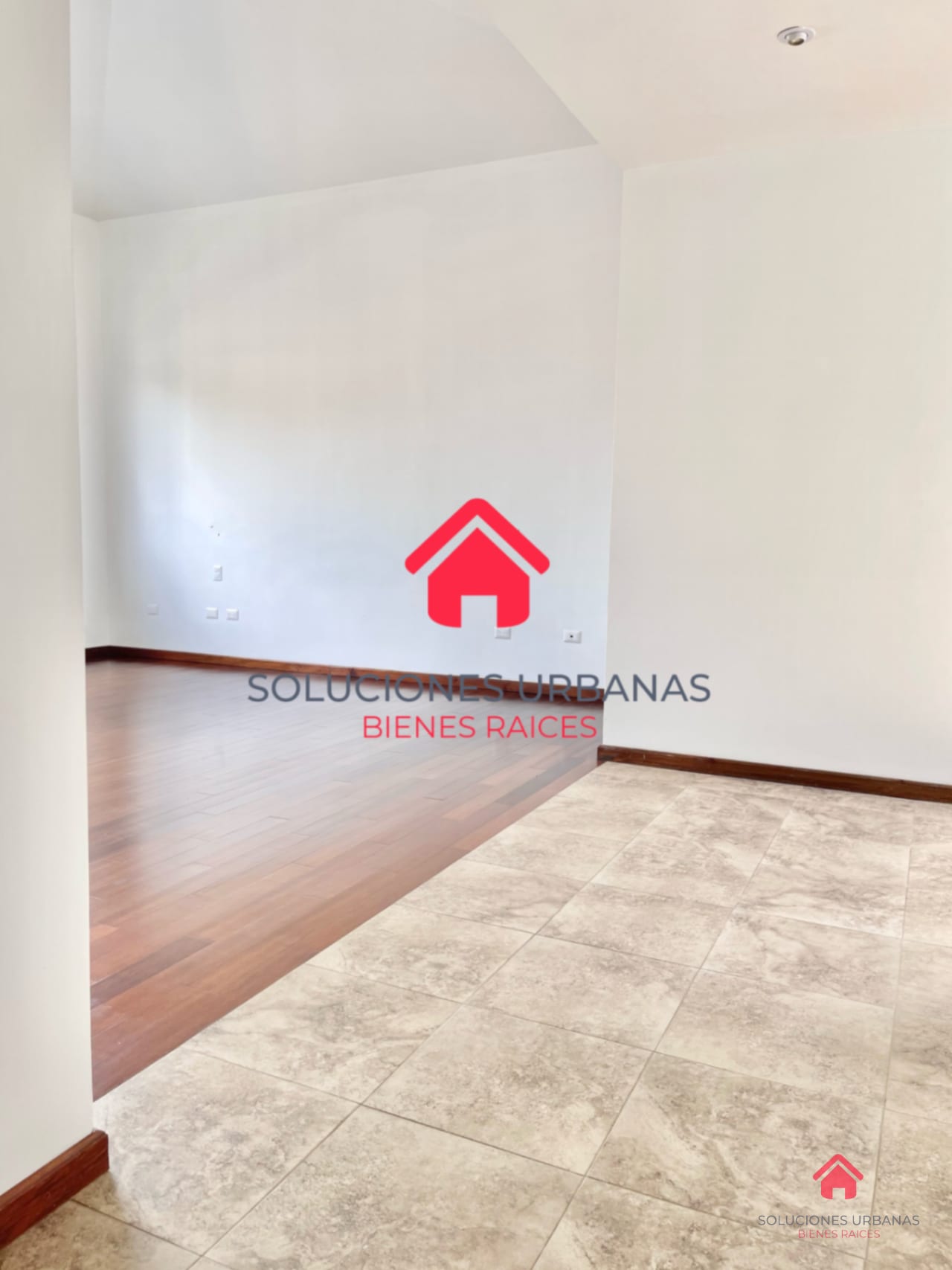 Linda Casa Lindos Acabados en Madera — Casa en Venta en Los Diamantes, Carretera a El Salvador, Guatemala, Ciudad — foto 7 de 9