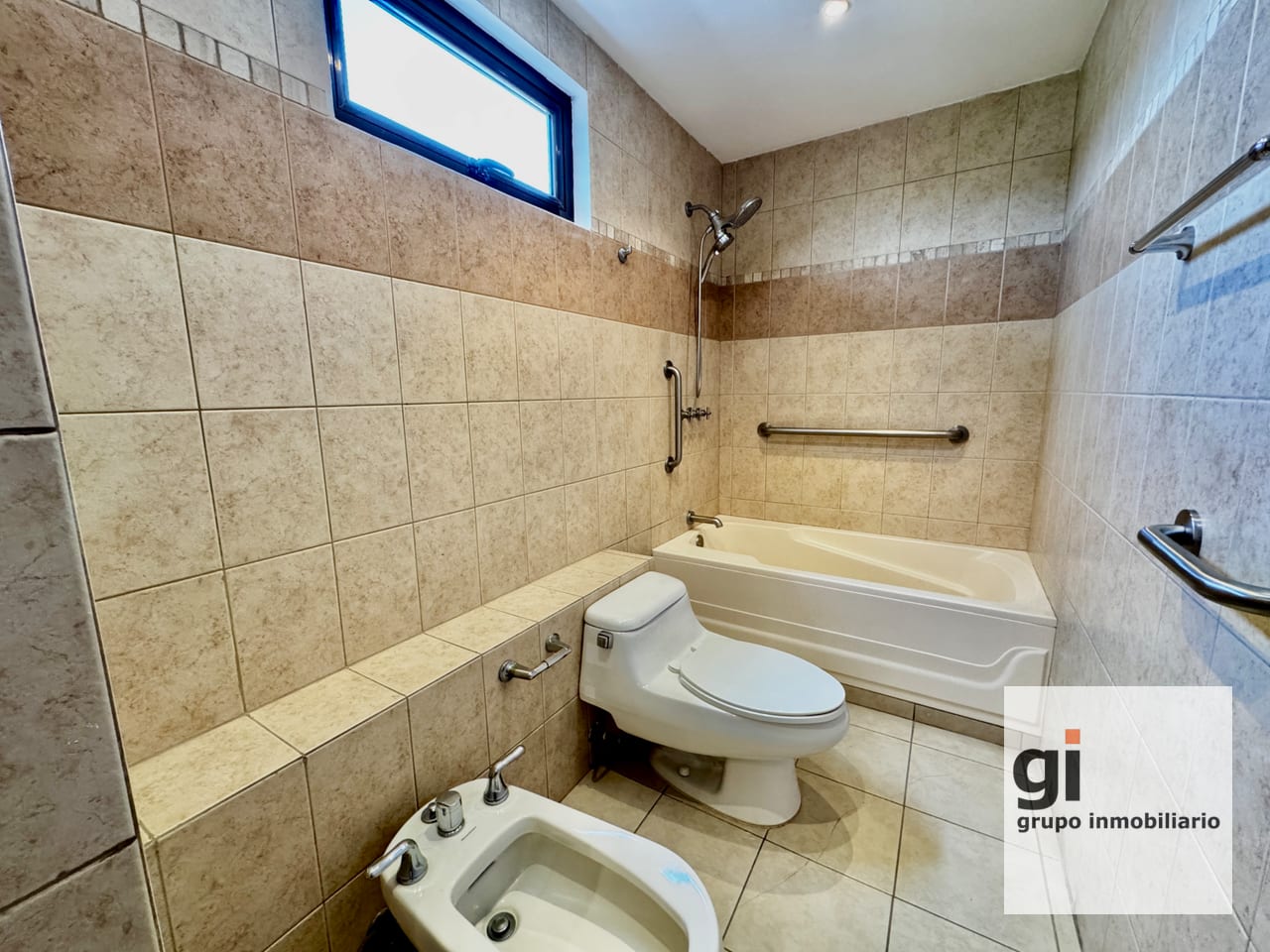 Apartamento en alquiler para quienes valoran los espacios abiertos y las vistas aseguradas — Apartamento en Alquiler en Zona 15, Guatemala, Ciudad — foto 9 de 10