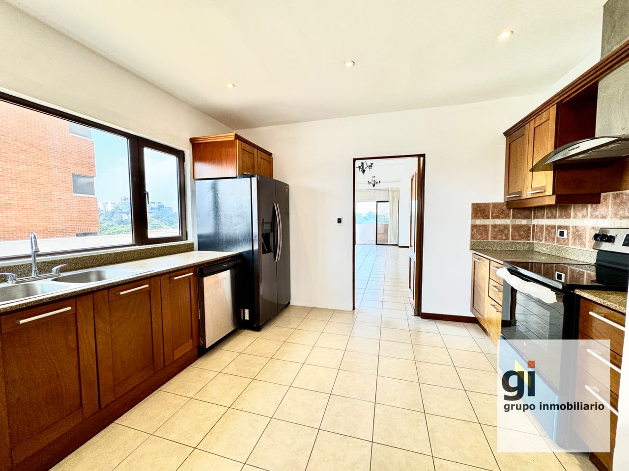 Apartamento en alquiler para quienes valoran los espacios abiertos y las vistas aseguradas — Apartamento en Alquiler en Zona 15, Guatemala, Ciudad — foto 2 de 10