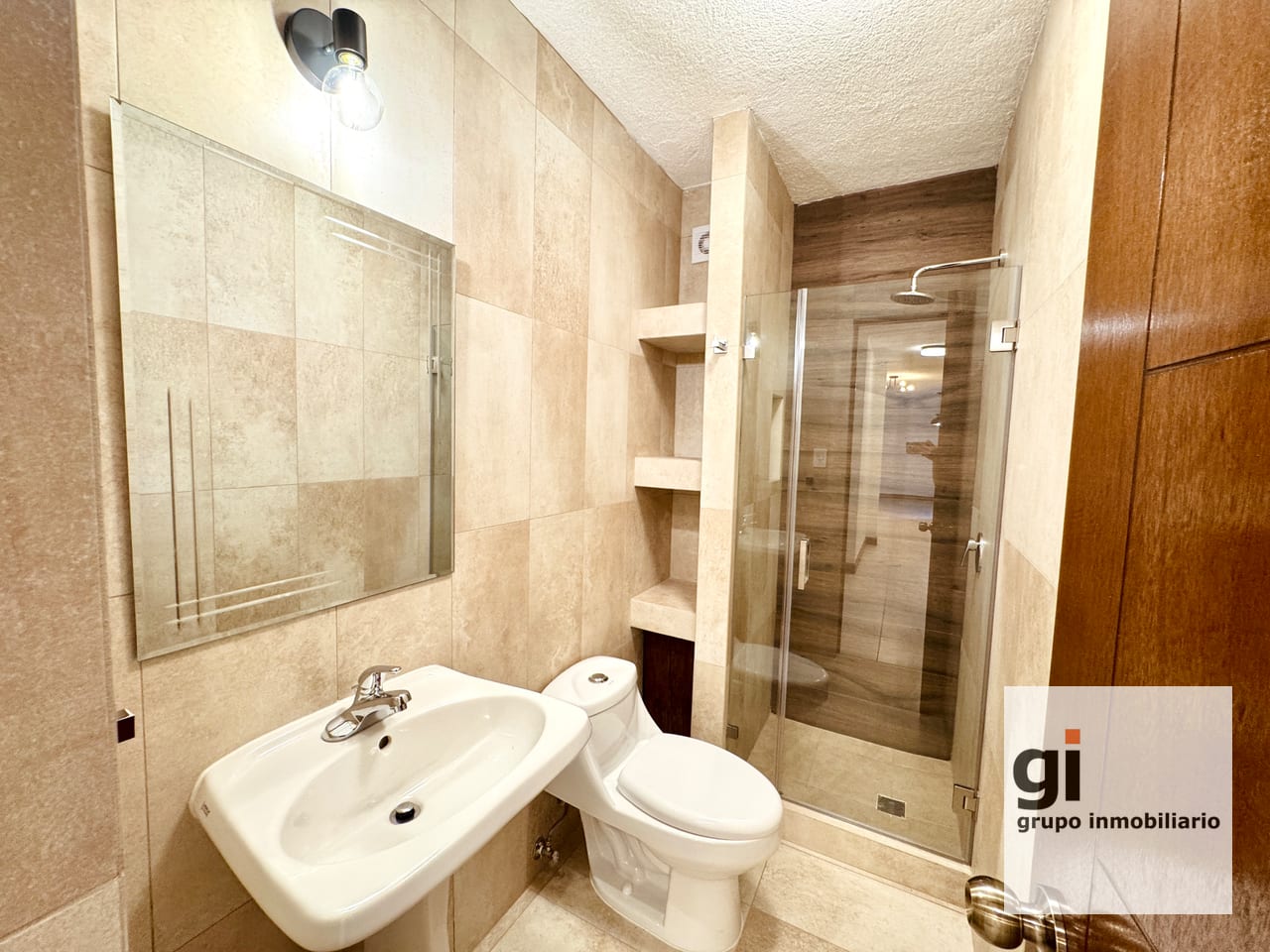 Apartamento Remodelado en Renta en Zona 10 | Excelente Ubicación — Apartamento en Alquiler en Zona 10, Guatemala, Ciudad — foto 8 de 12
