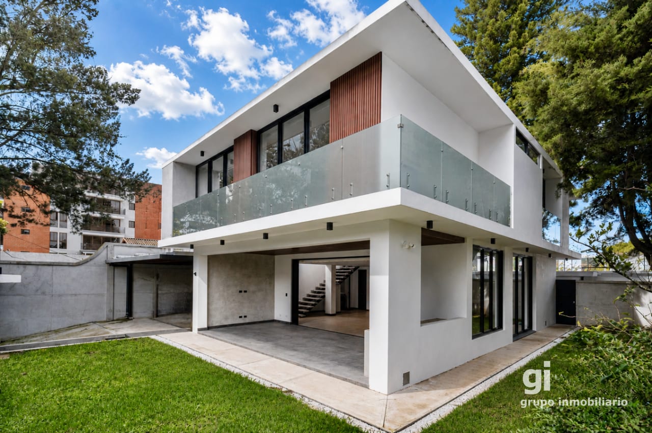 Casa moderna dentro de garita en venta en zona 13 — Casa en Venta en Zona 13, Guatemala, Ciudad — foto 1 de 7