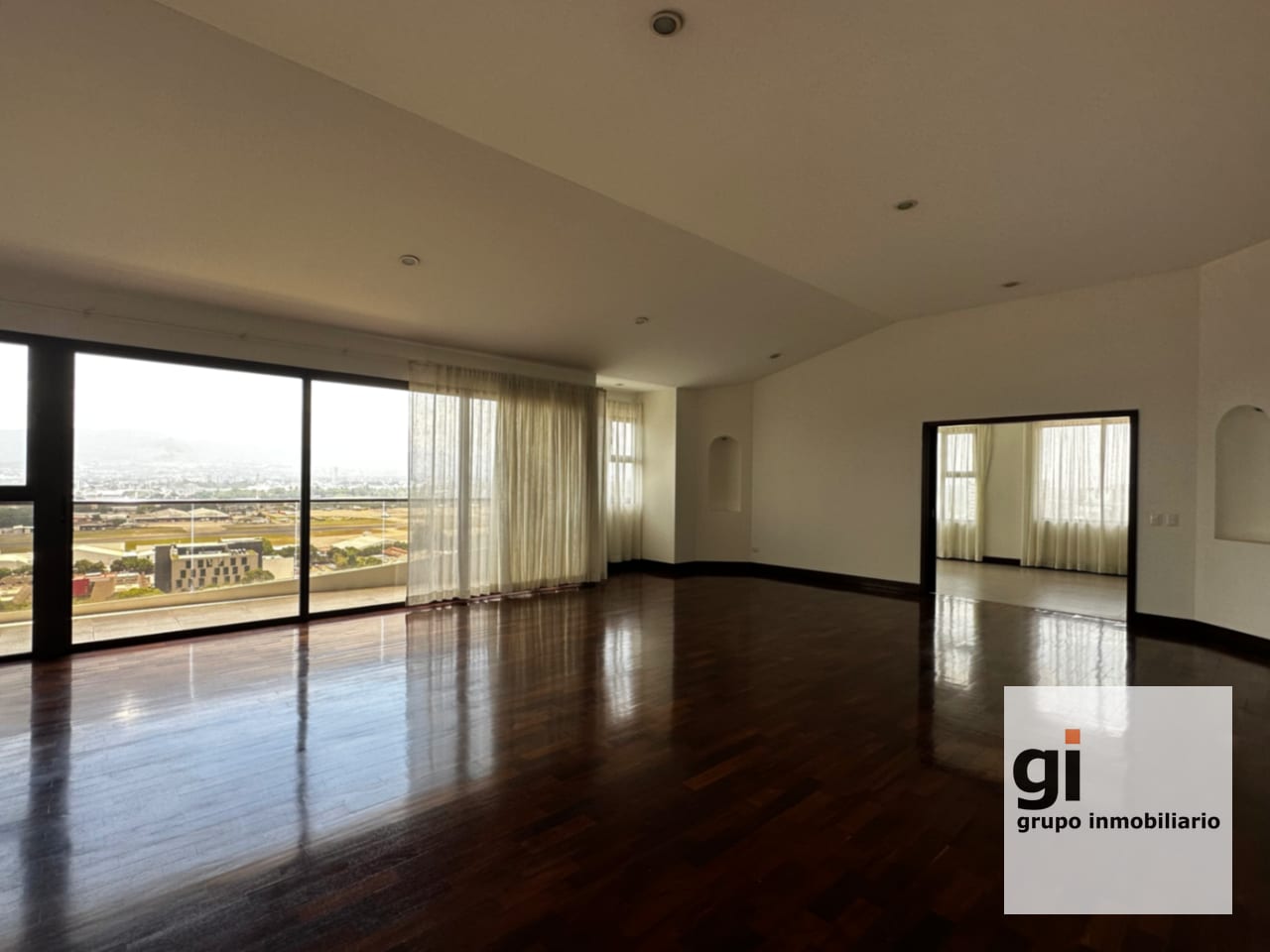 Espectacular PENTHOUSE en ZONA 14 — Apartamento en Venta en Zona 14, Guatemala, Ciudad — foto 4 de 16