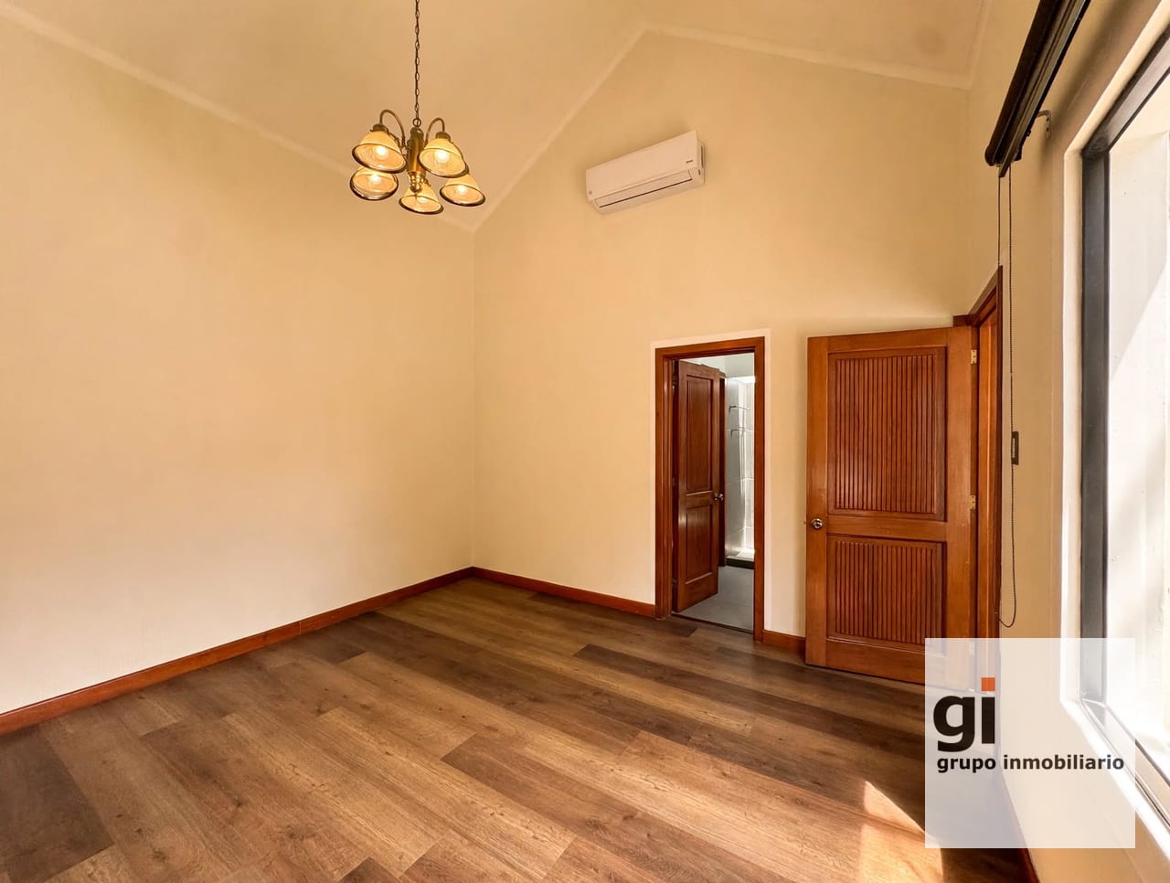 Linda Casa Remodelada en Renta en Zona 10 — Casa en Alquiler en Zona 10, Guatemala, Ciudad — foto 10 de 13
