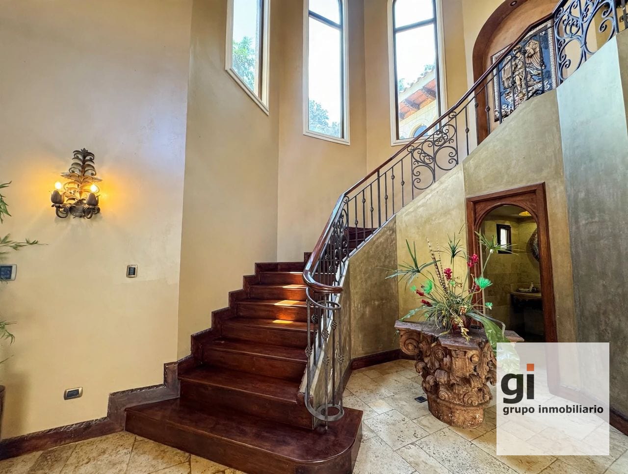 Espectacular Casa Familiar en Venta en Muxbal — Casa en Venta en Muxbal, Guatemala, Ciudad — foto 3 de 17
