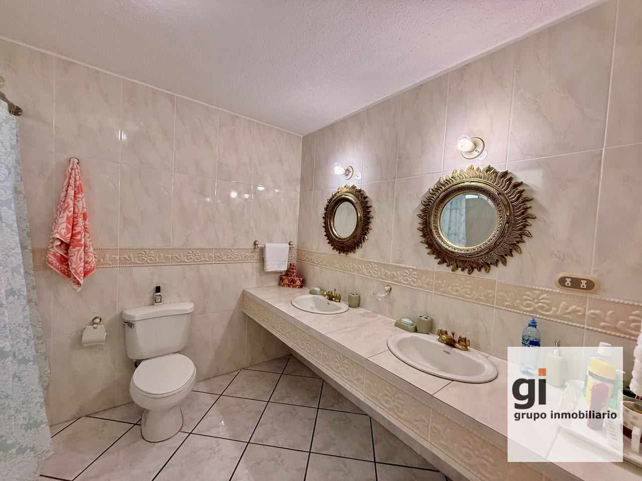 Espaciosa casa en venta — Casa en Venta en Carretera a El Salvador, Guatemala, Ciudad — foto 7 de 13