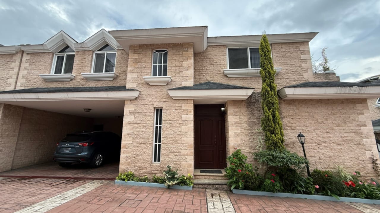 Casa en renta dentro de condominio zona 14 — Casa en Alquiler en Zona 14, Guatemala, Ciudad — foto 1 de 16