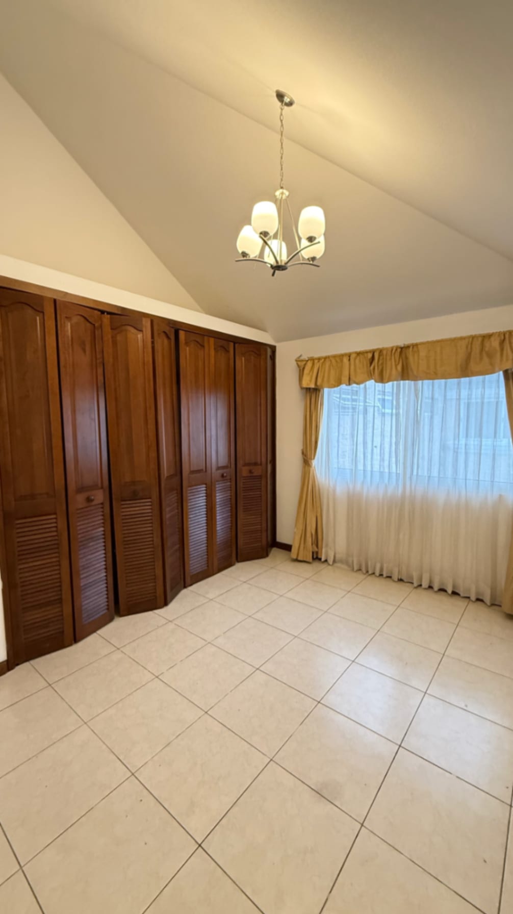 Casa en renta dentro de condominio zona 14 — Casa en Alquiler en Zona 14, Guatemala, Ciudad — foto 10 de 16