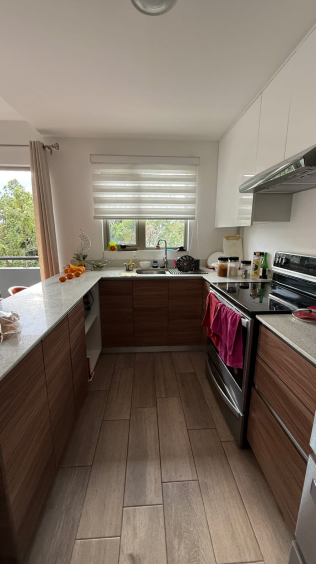 Apartamento en venta con cuarto de servicio, Segheria zona 14 - Image 2