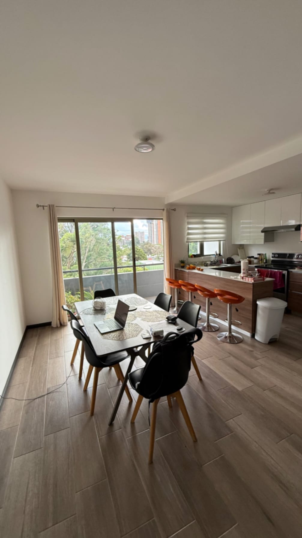 Apartamento en venta con cuarto de servicio, Segheria zona 14 - Image 3