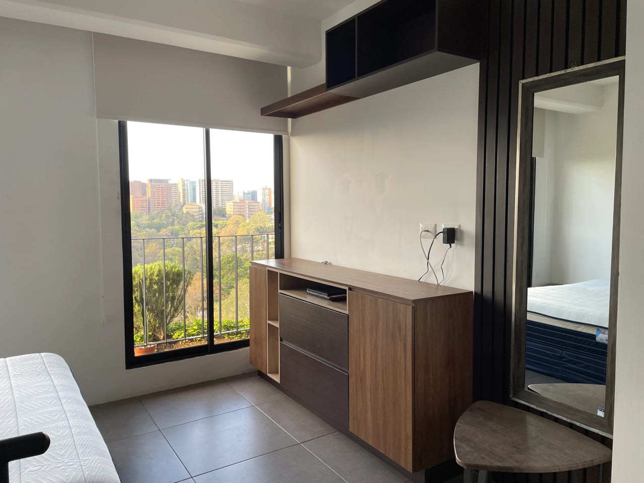 Lindo Loft Amueblado en zona 10 — Apartamento en Alquiler en Ciudad Vieja, Zona 10, Guatemala, Ciudad — foto 5 de 14