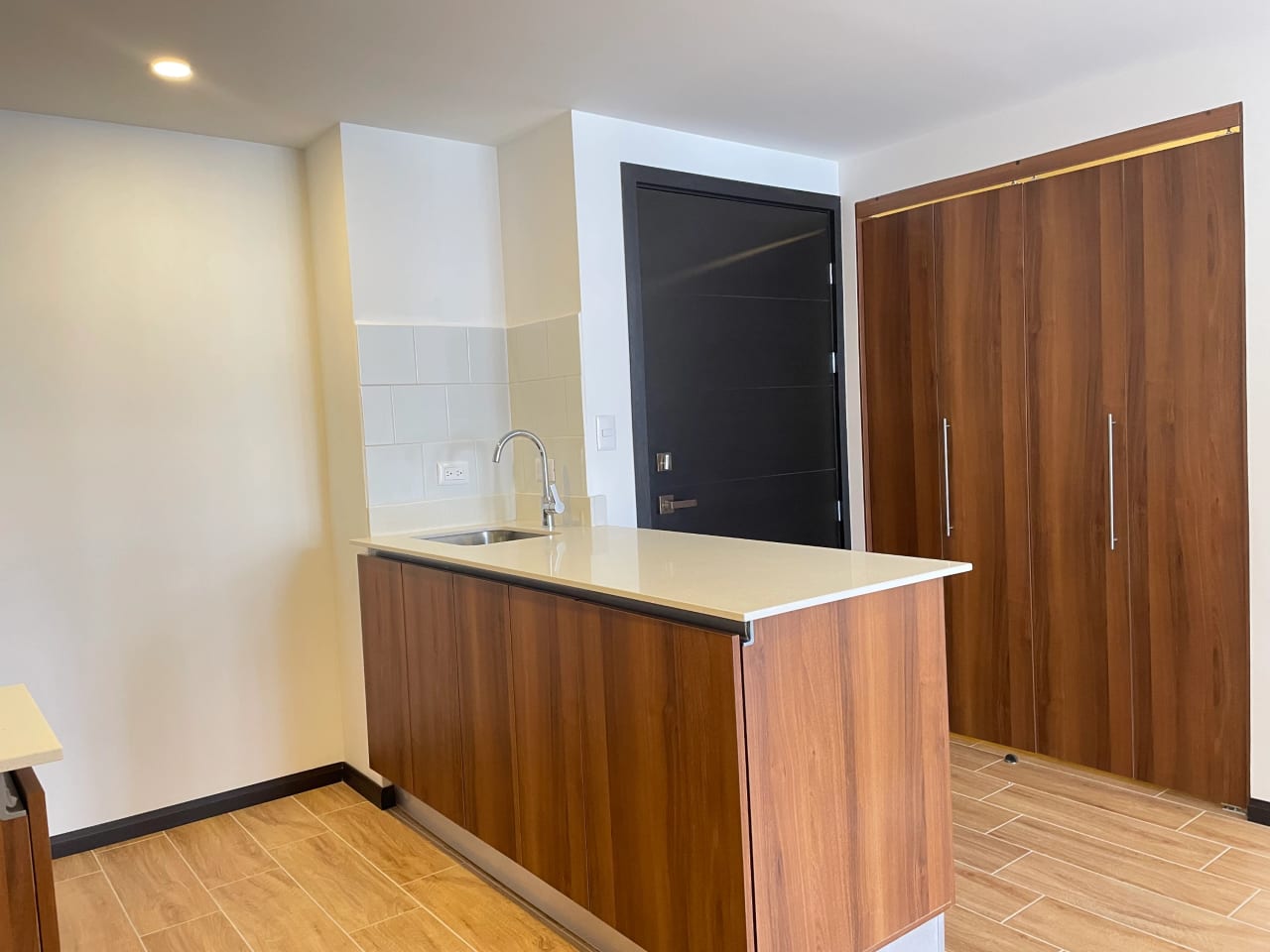 Apartamento Nuevo de 2 Habitaciones en zona 13 — Apartamento en Alquiler en Zona 13, Guatemala, Ciudad — foto 4 de 17