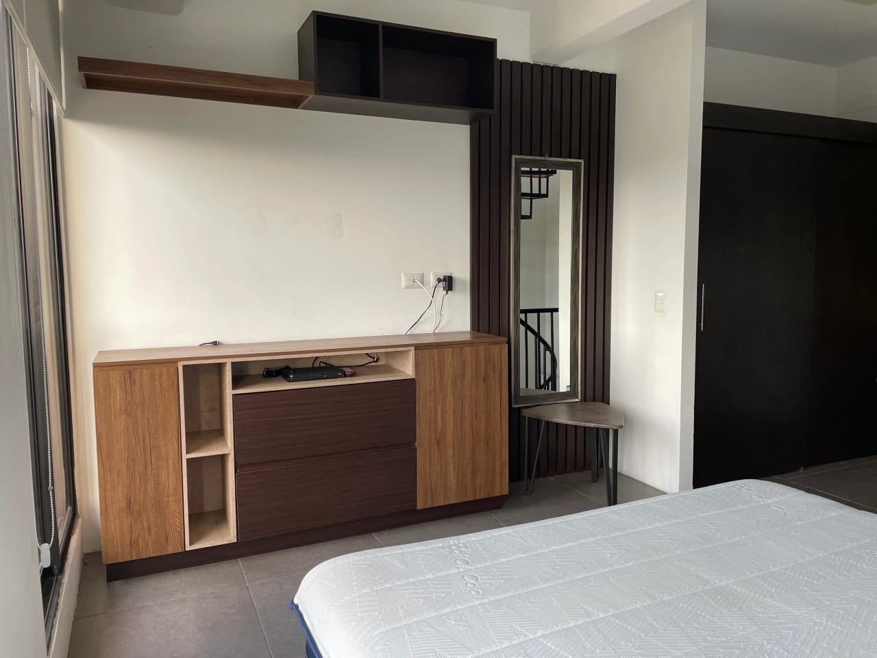 Apartamento Amueblado de 1 Habitación en zona 10 — Apartamento en Alquiler en Ciudad Vieja, Zona 10, Guatemala, Ciudad — foto 7 de 14