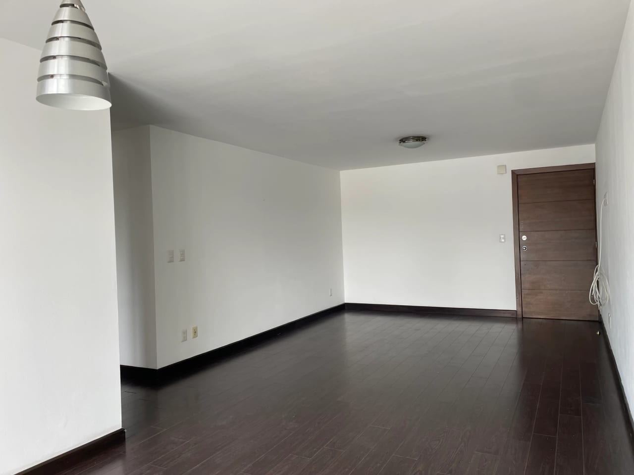Alquilo Apartamento de 3 Habitaciones en zona 14 — Apartamento en Alquiler en Quinta Avenida, Zona 14, Guatemala, Ciudad — foto 3 de 17