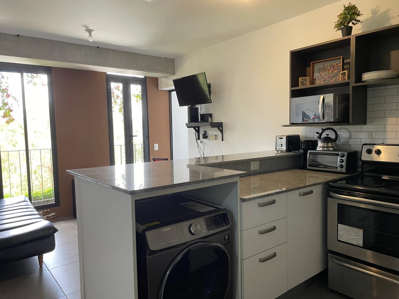 Apartamento Amueblado de 1 Habitación en zona 10 — Apartamento en Alquiler en Ciudad Vieja, Zona 10, Guatemala, Ciudad — foto 4 de 12