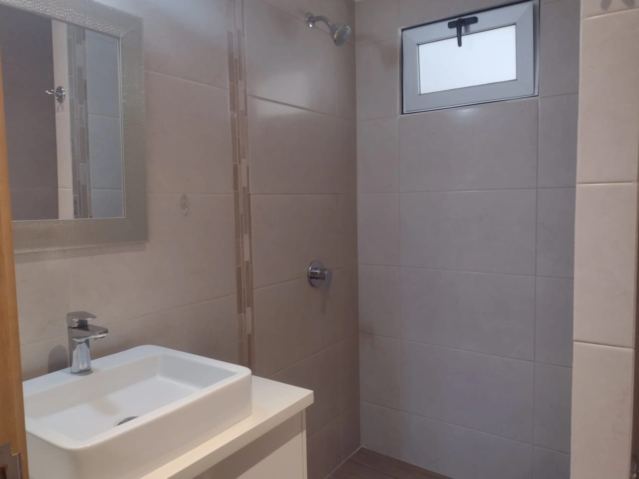Apartamento de 2 Habitaciones en zona 10 — Apartamento en Alquiler en Zona 10, Guatemala, Ciudad — foto 10 de 17