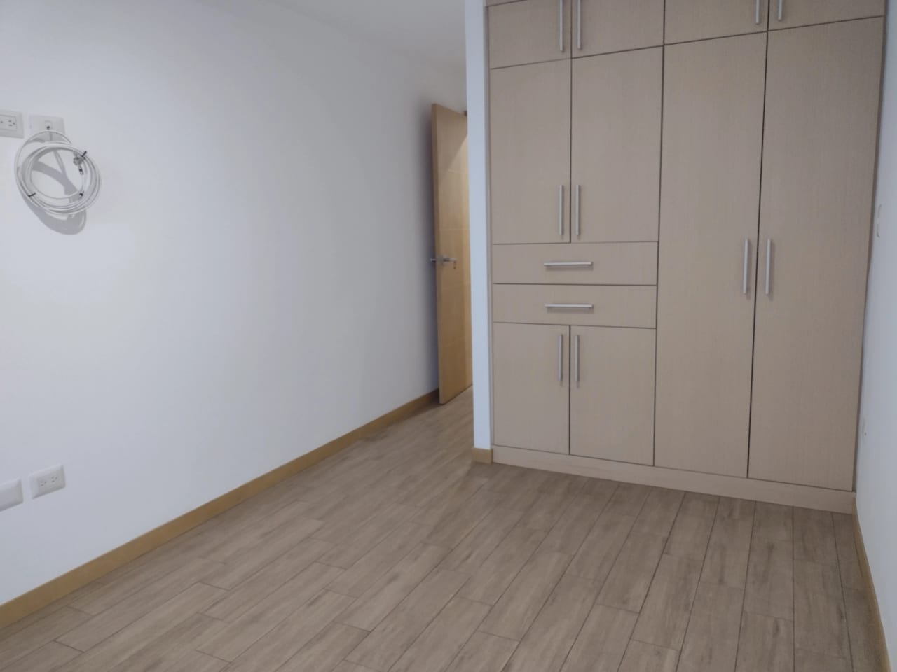 Apartamento de 2 Habitaciones en zona 10 — Apartamento en Alquiler en Zona 10, Guatemala, Ciudad — foto 11 de 17