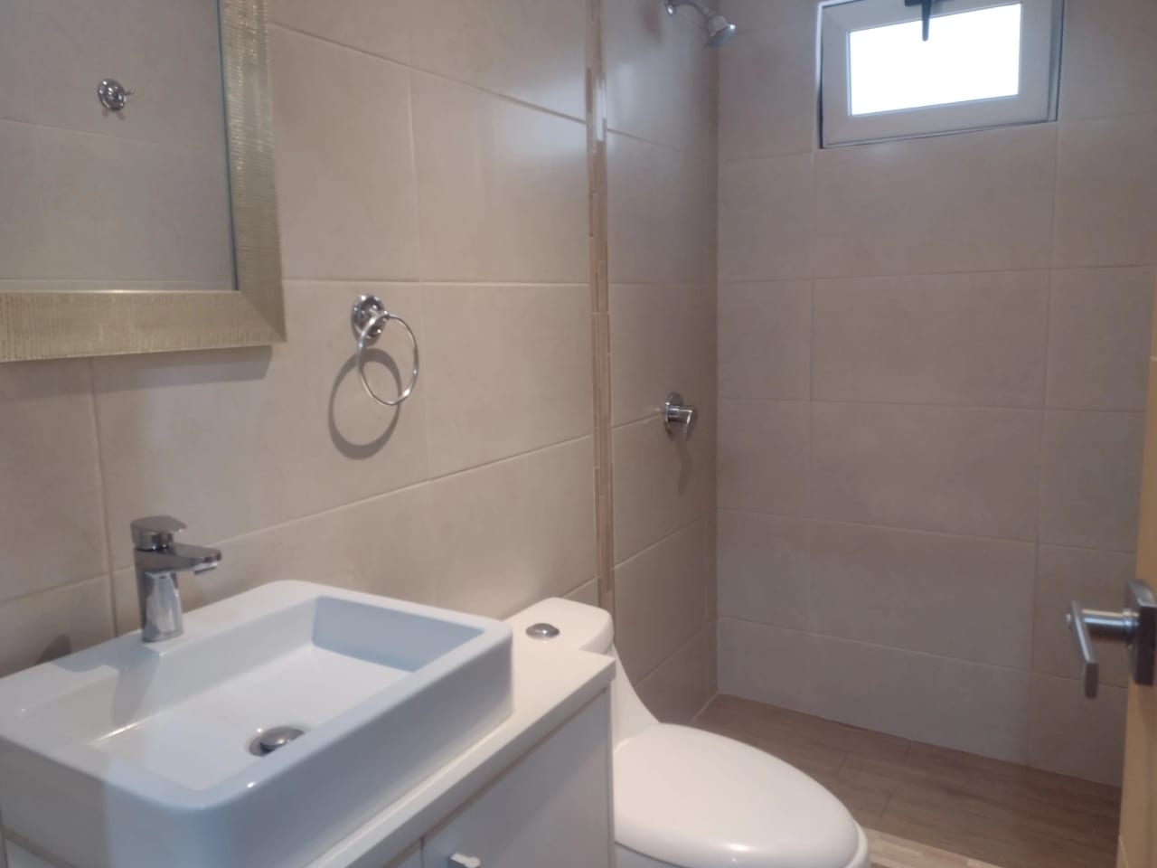 Apartamento de 2 Habitaciones en zona 10 — Apartamento en Alquiler en Zona 10, Guatemala, Ciudad — foto 14 de 17