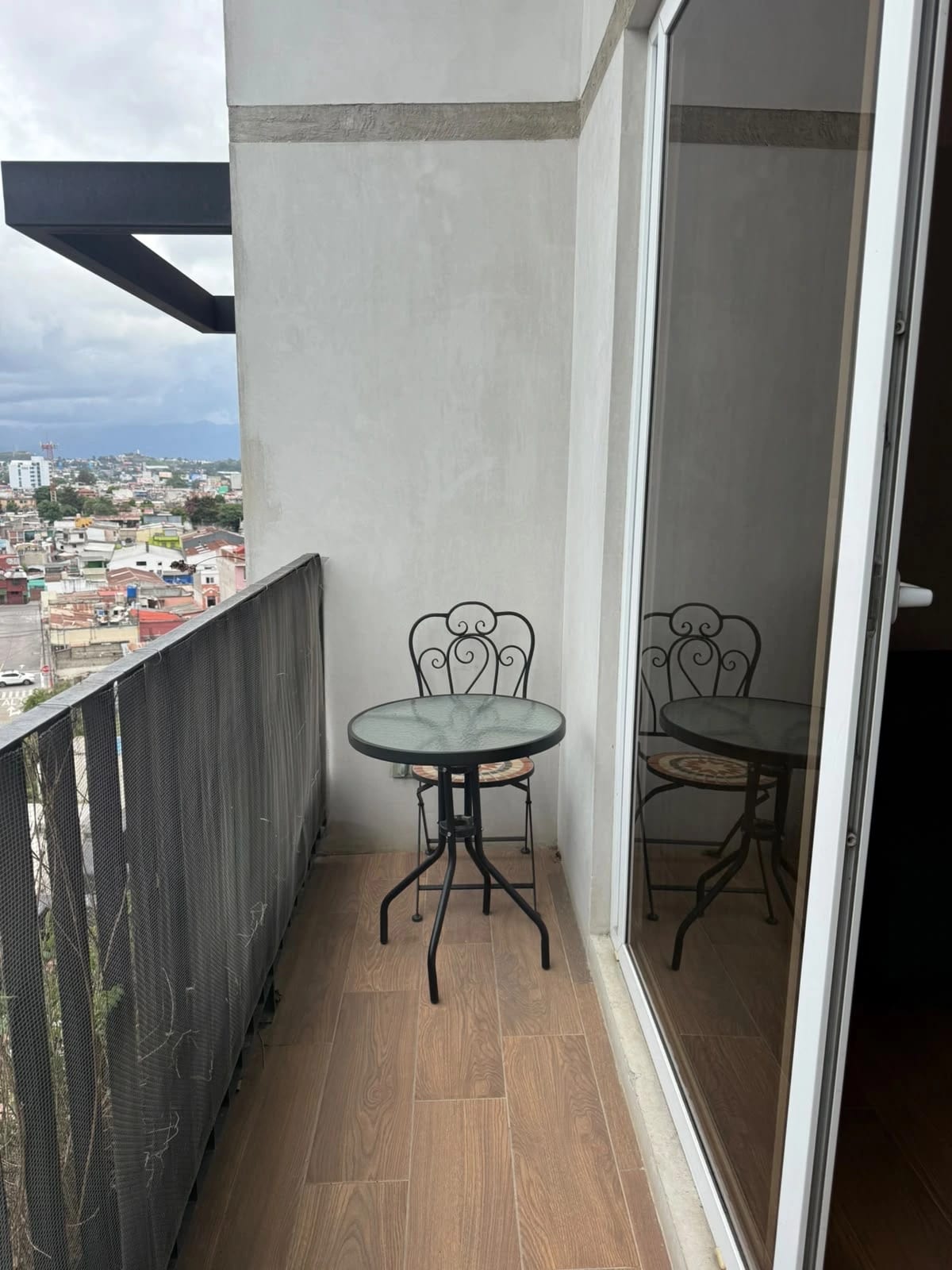 Apartamento de 1 Habitación Semi-amueblado en zona 2 — Apartamento en Alquiler en Zona 2, Guatemala, Ciudad — foto 5 de 14