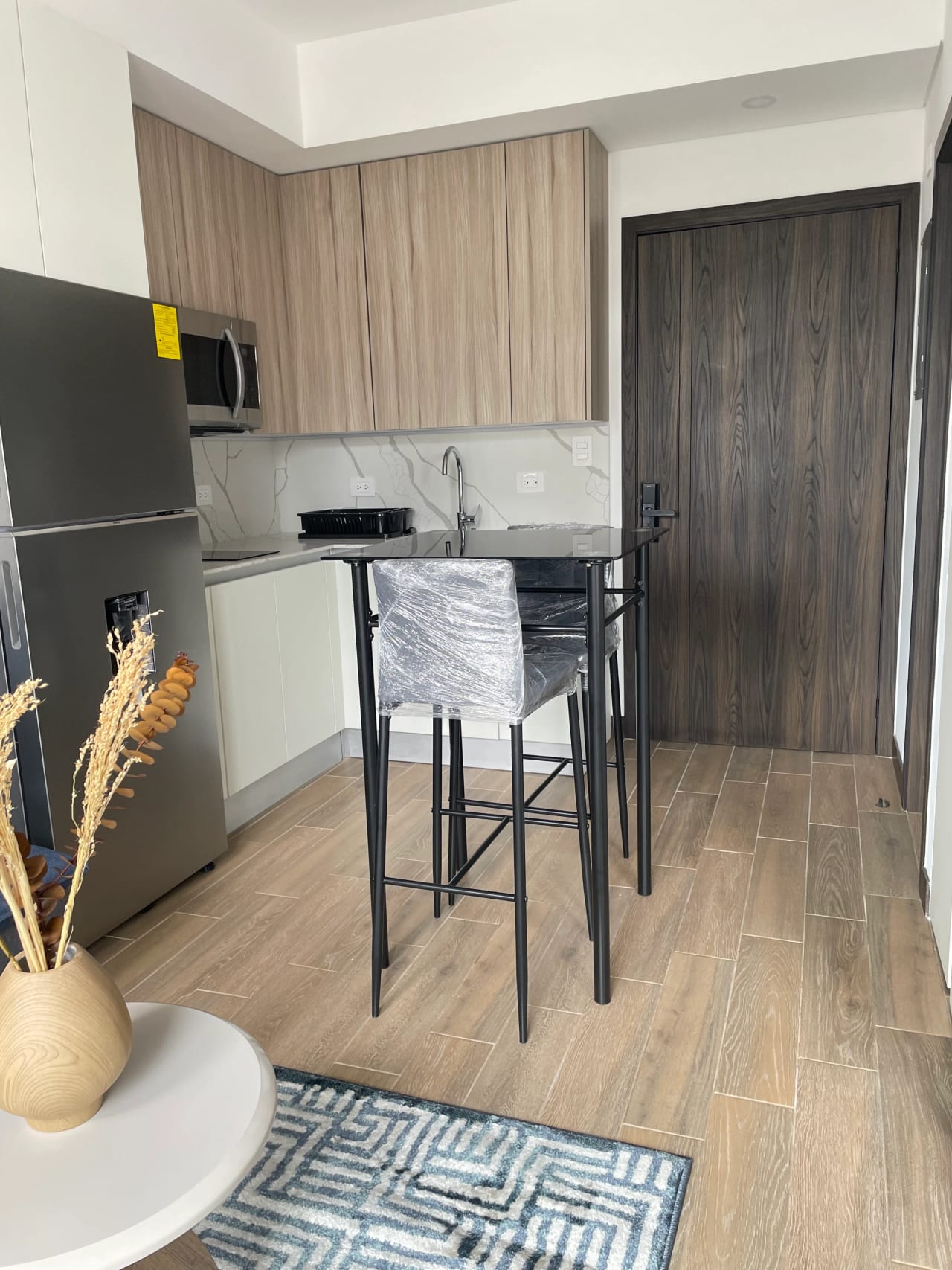 Apartamento Nuevo Amueblado a una cuadra de Avenida Las Américas — Apartamento en Alquiler en Inara Americas, Zona 13, Guatemala, Ciudad — foto 2 de 14