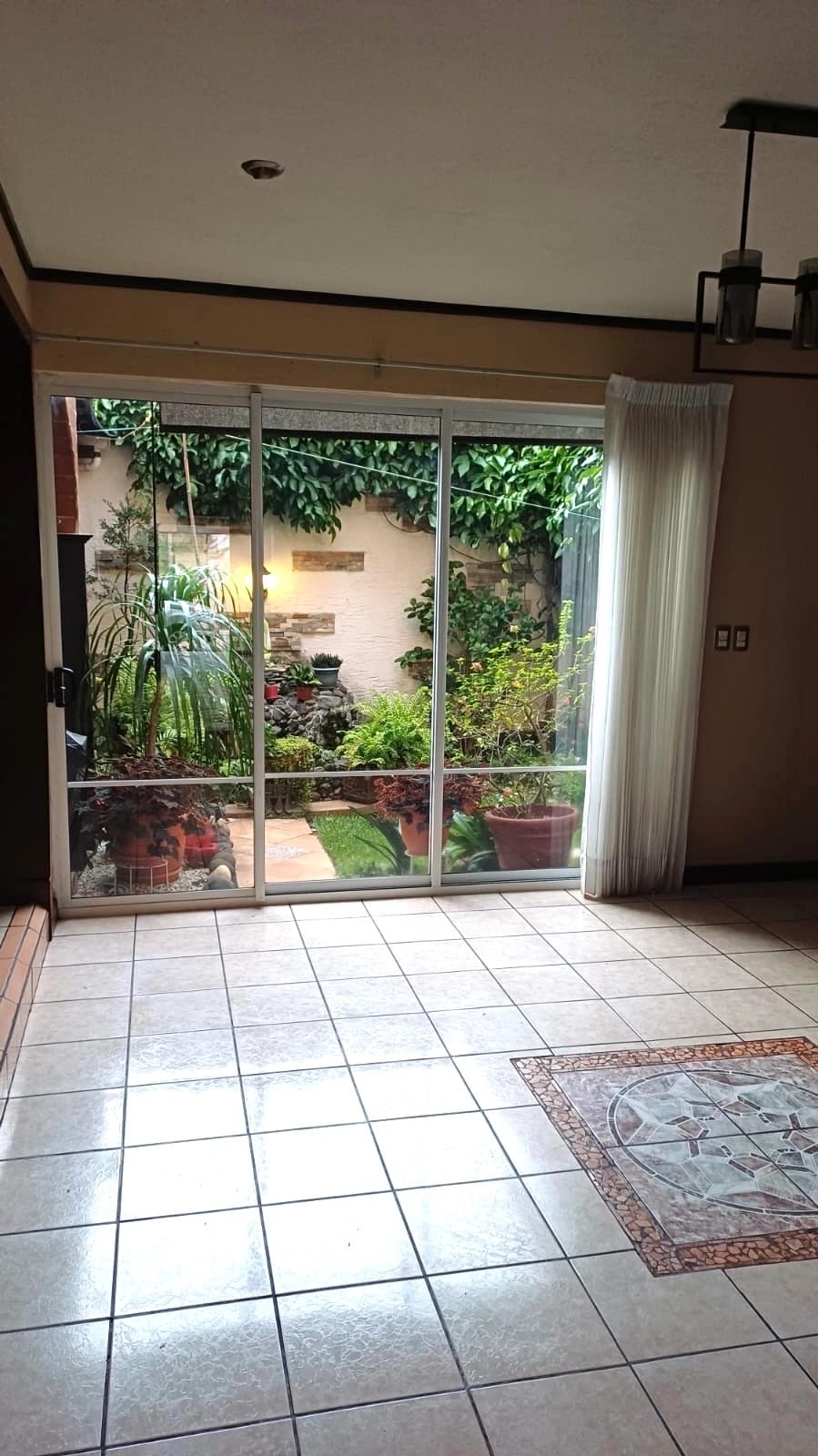 Casa en Alquiler en zona 16 Residencial Montesolar — Casa en Alquiler en MonteSolar, Zona 16, Guatemala, Ciudad — foto 4 de 12