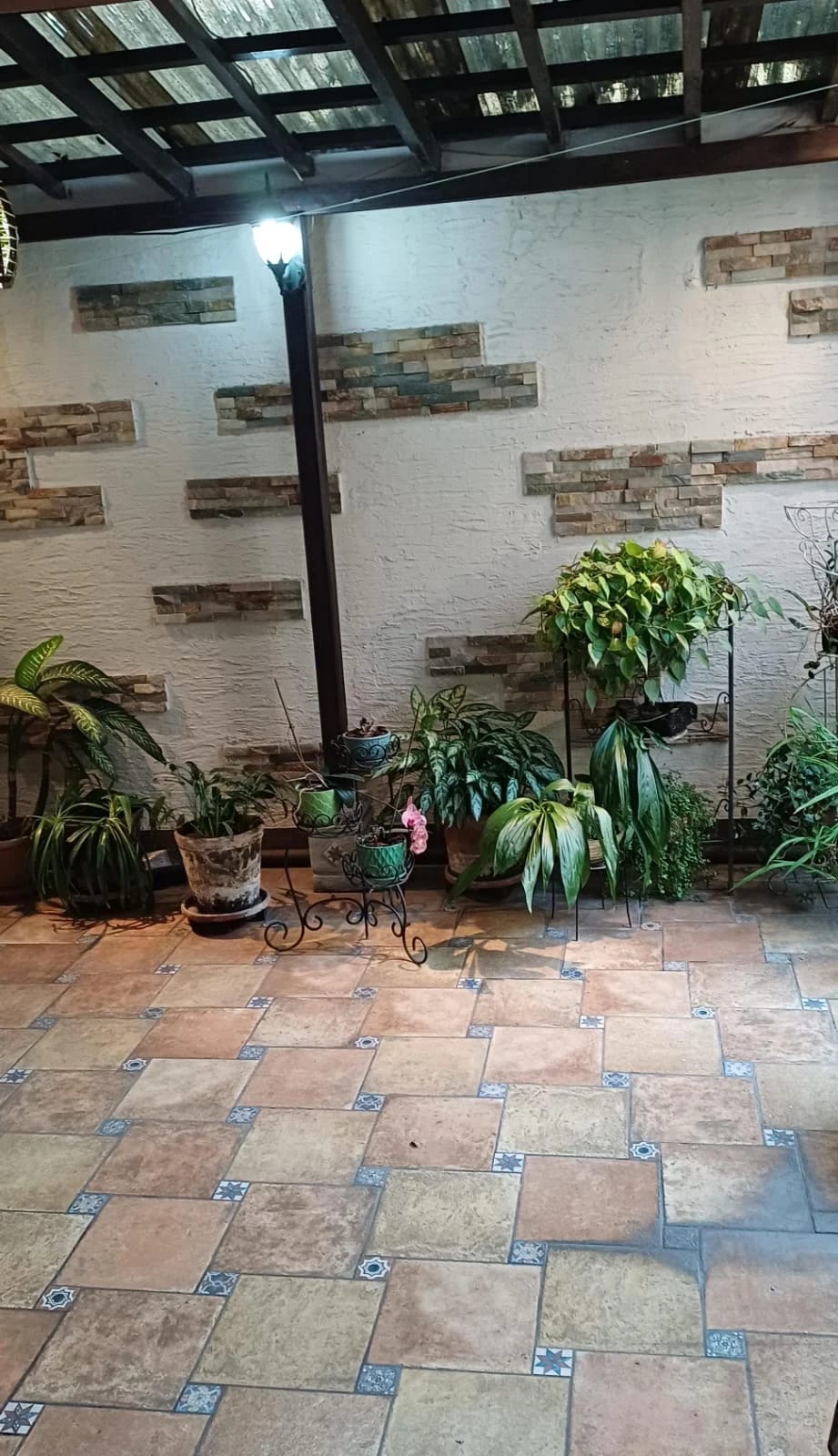Casa en Alquiler en Residencial dentro de garita en zona 16 — Casa en Alquiler en MonteSolar, Zona 16, Guatemala, Ciudad — foto 4 de 12