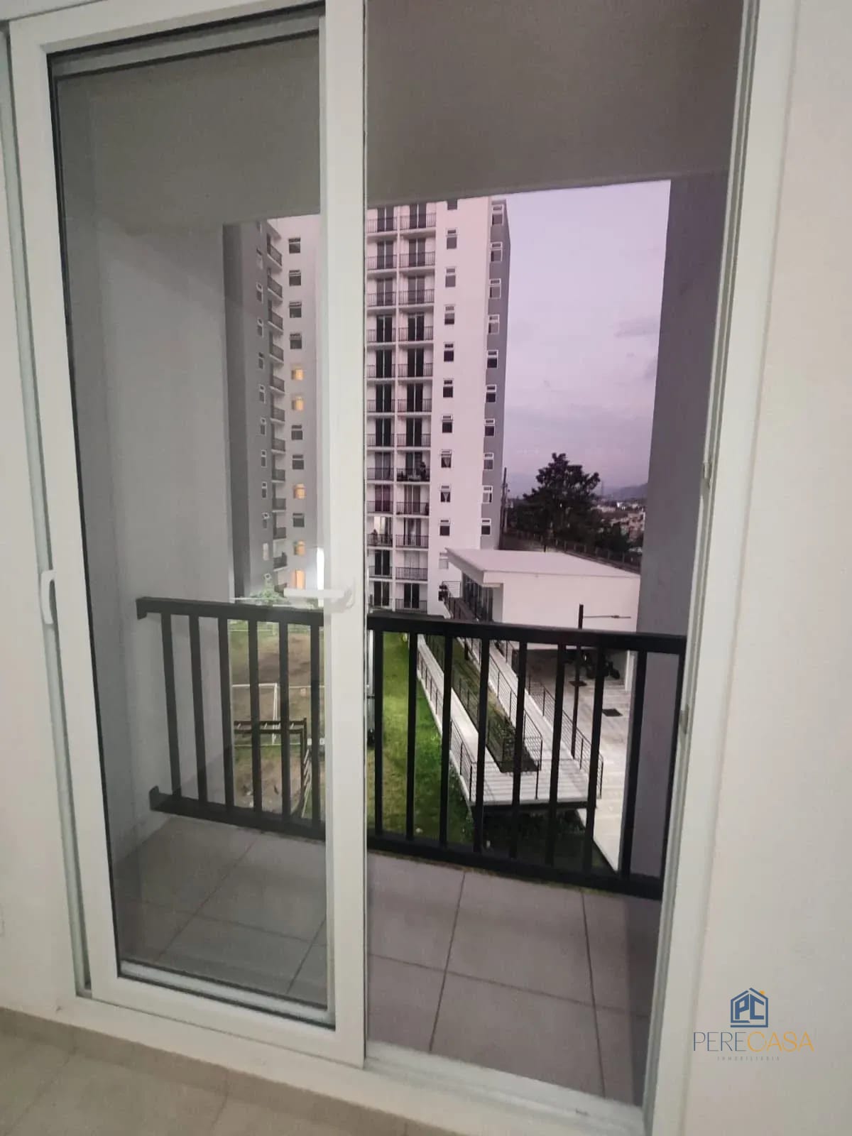 EXCELENTE APARTAMENTO EN VIAS DE SAN RAFAEL ZONA 18 β Apartamento en Alquiler en Zona 18, Guatemala, Ciudad β foto 9 de 9