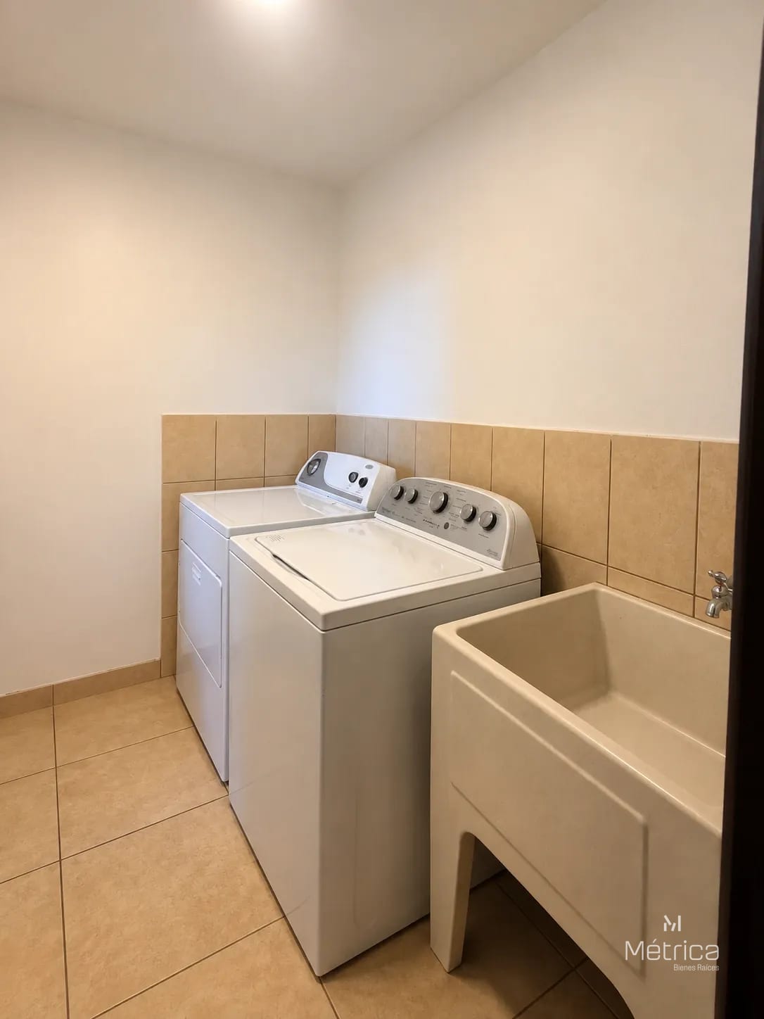 Centrico Apartamento en Aria zona 10 — Apartamento en Venta en Zona 10, Guatemala, Ciudad — foto 2 de 7