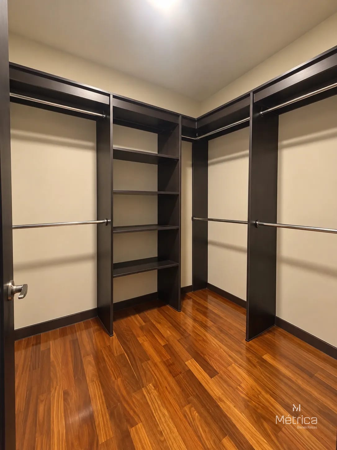 Centrico Apartamento en Aria zona 10 — Apartamento en Venta en Zona 10, Guatemala, Ciudad — foto 3 de 7